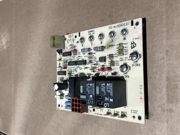Carrier Bryant CES0110074 00 Furnace Control Board AZ73443 | Wm803